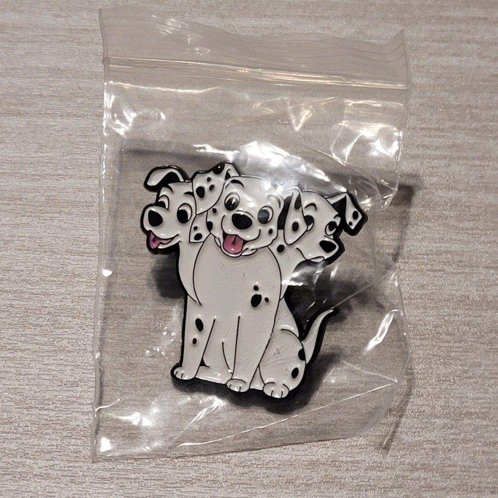 101 Dalmatians Cerberus Enamel Pin - Picture 4 of 9